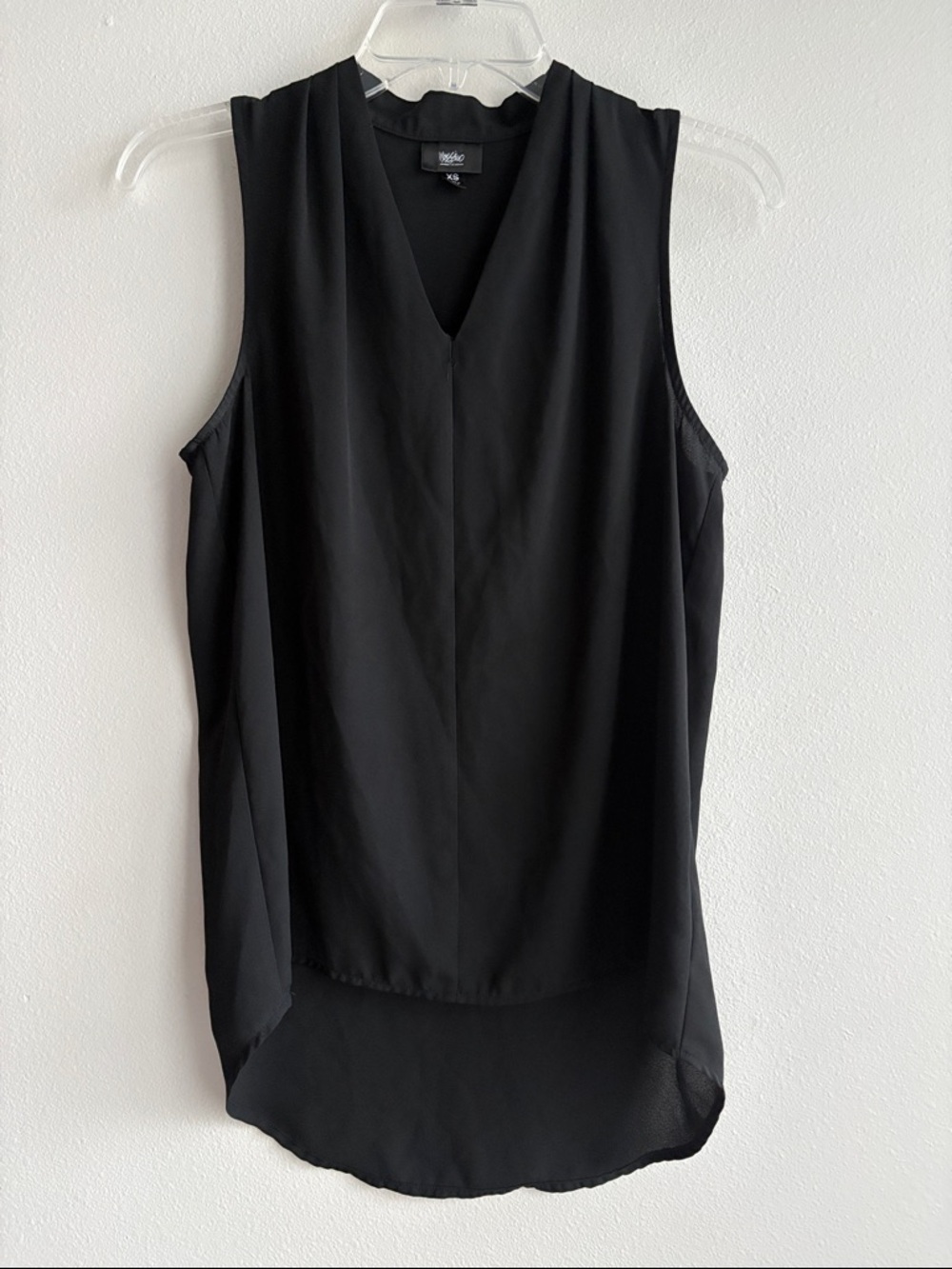 Mossimo Black Sleeveless V-Neck Top - Women’s XS
